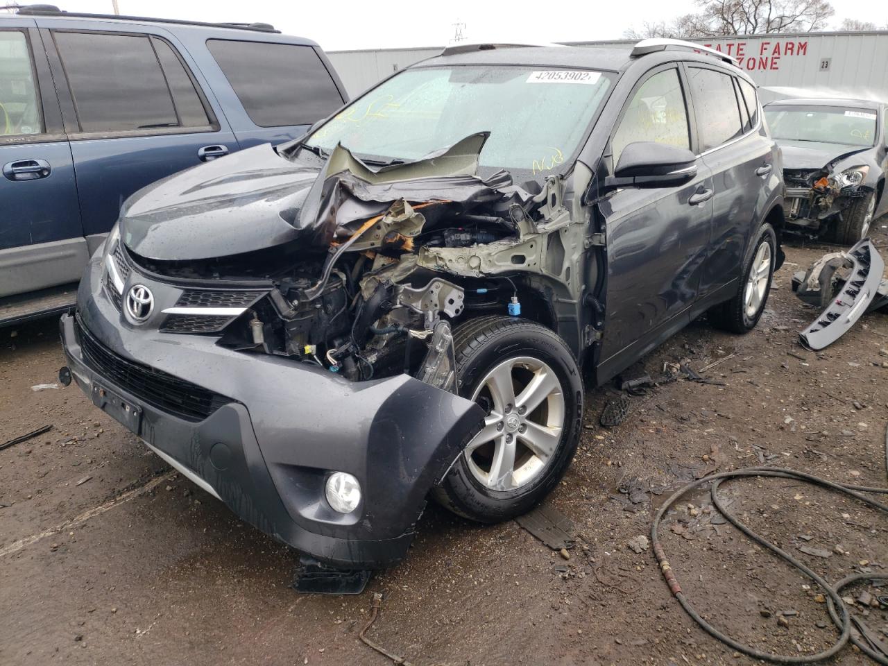 Photo 2 from auction – 2013 TOYOTA RAV4 XLE with VIN JTMRFREV9DD028294