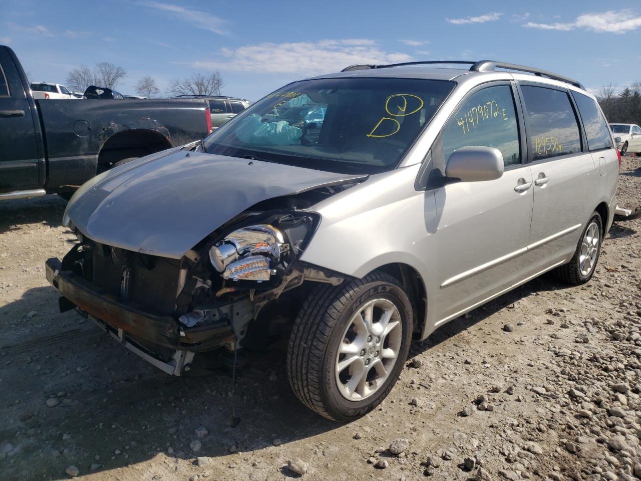 Photo 2 from auction – 2004 TOYOTA SIENNA XLE with VIN 5TDZA22C54S078400
