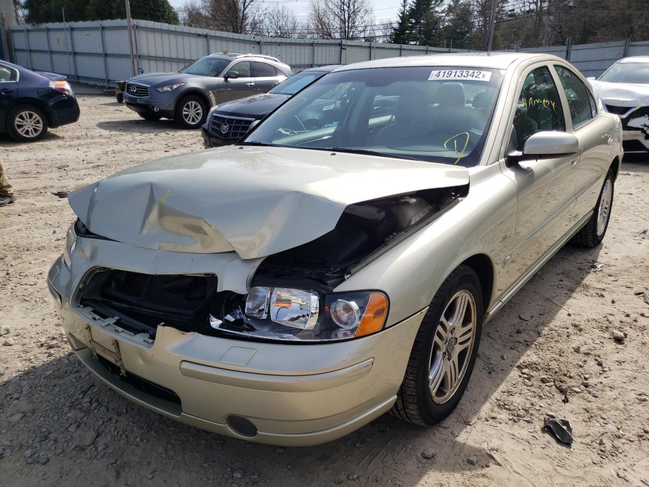 Photo 2 from auction – 2005 VOLVO S60 2.5T with VIN YV1RH592052483965