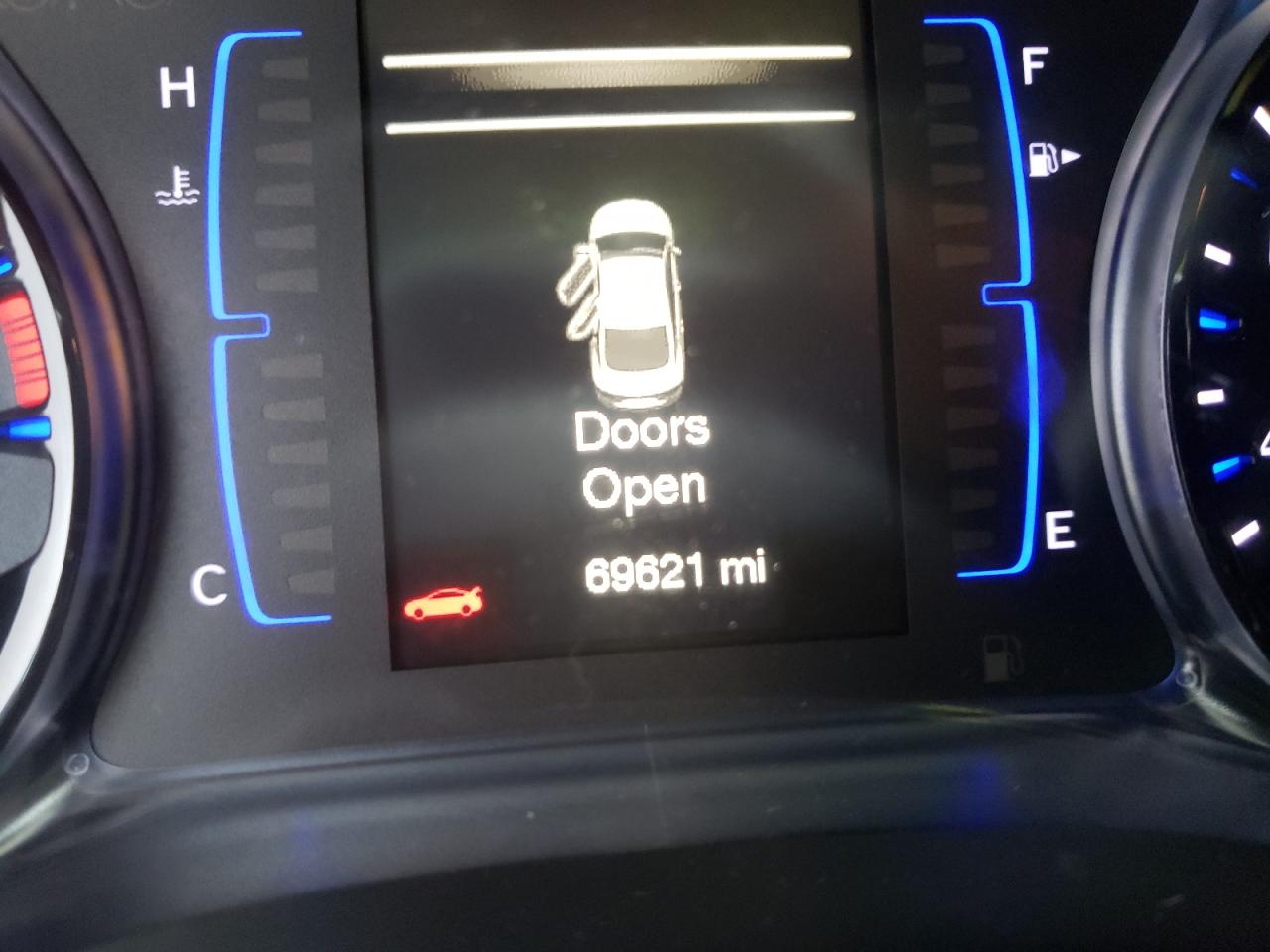 Photo 8 from auction – 2016 CHRYSLER 200 S with VIN 1C3CCCBB5GN129115