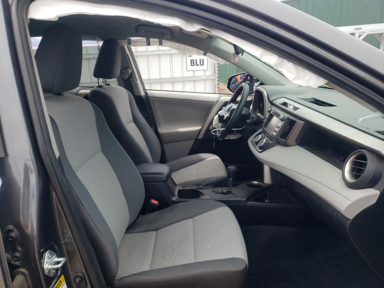 Photo 5 from auction – 2013 TOYOTA RAV4 LE with VIN 2T3BFREV5DW058428