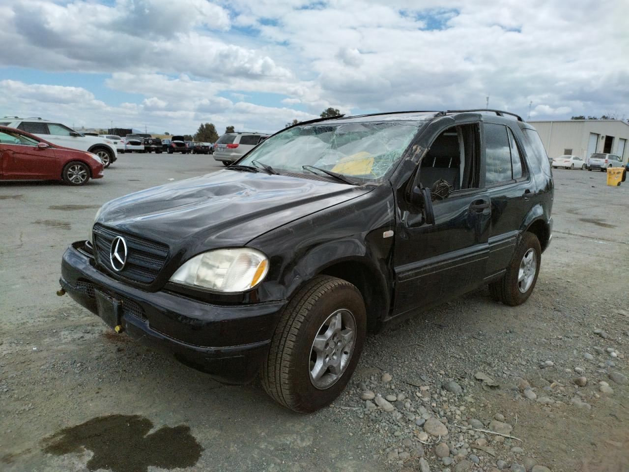 Photo 2 from auction – 2001 MERCEDES-BENZ ML 320 with VIN 4JGAB54E01A289115