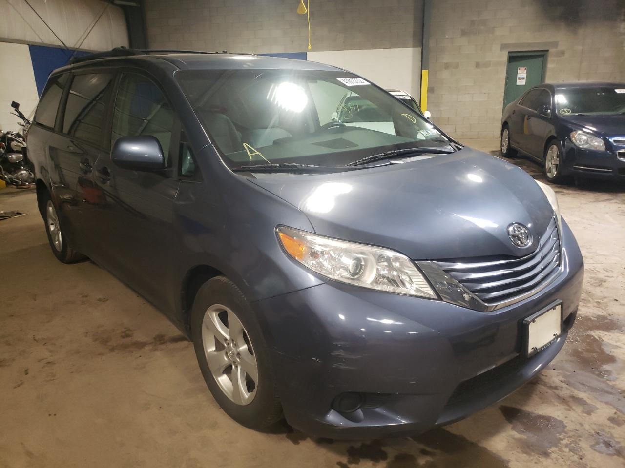 TOYOTA SIENNA LE 2015 with VIN 5TDKK3DC7FS618222 - Photo from auction