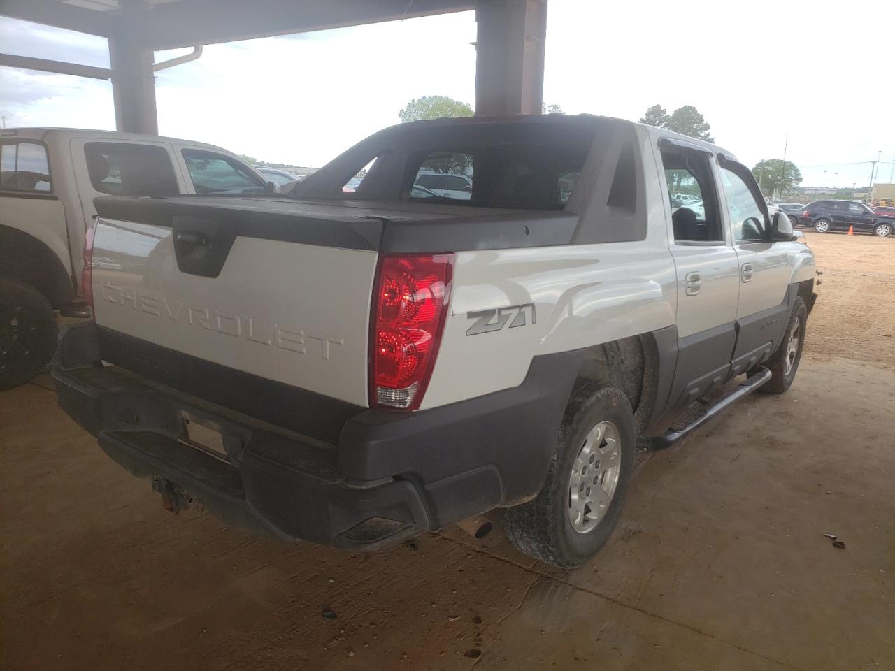 Photo 4 from auction – 2004 CHEVROLET AVALANCHE with VIN 3GNEK12T64G112923