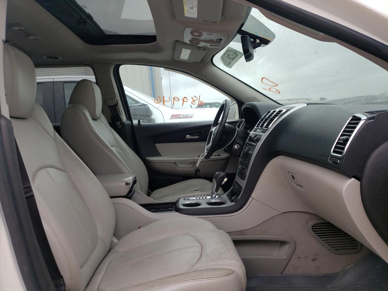 Photo 5 from auction – 2011 GMC ACADIA SLT with VIN 1GKKVRED5BJ203560