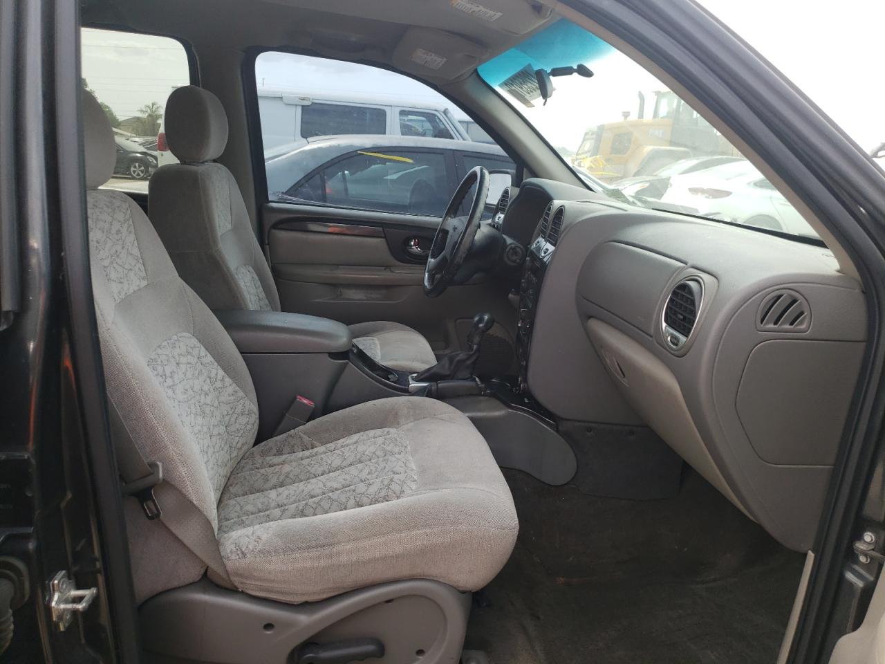 Photo 5 from auction – 2004 GMC ENVOY with VIN 1GKDS13S942291935