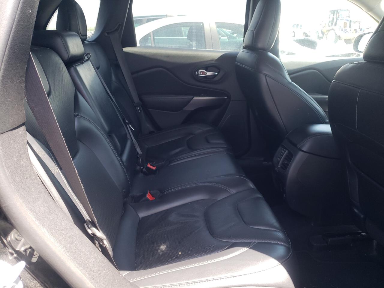 Photo 6 from auction – 2019 JEEP CHEROKEE L with VIN 1C4PJLDB6KD419474