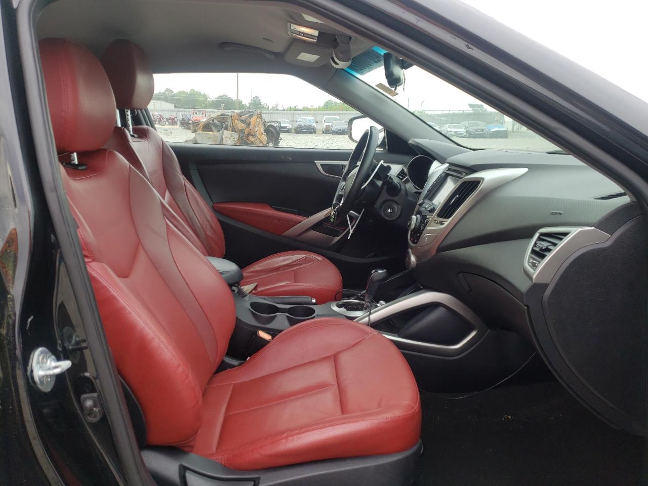 Photo 5 from auction – 2015 HYUNDAI VELOSTER with VIN KMHTC6AD5FU222622
