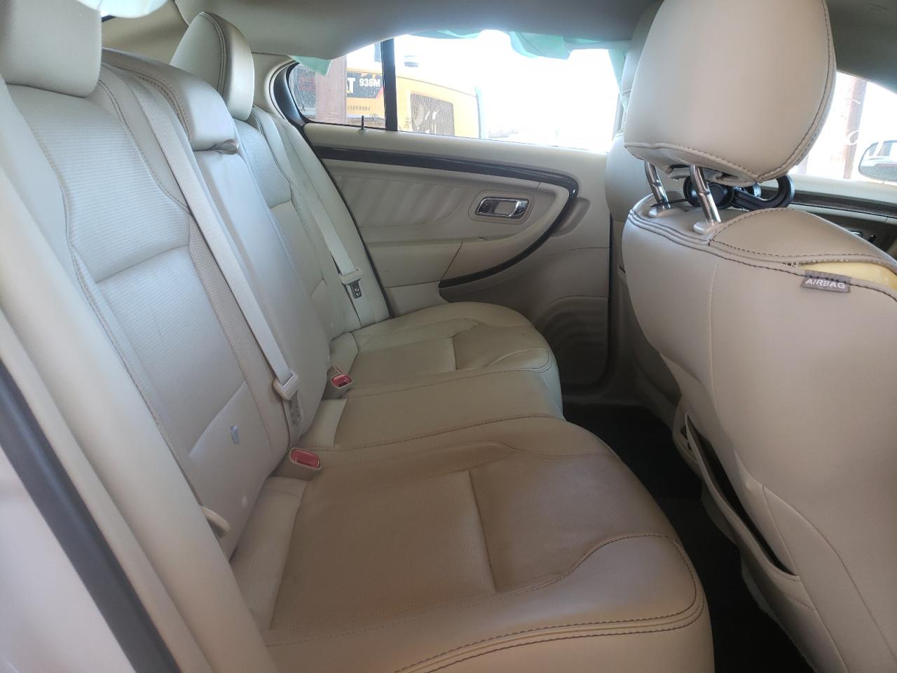 Photo 6 from auction – 2014 FORD TAURUS LIM with VIN 1FAHP2F83EG173653