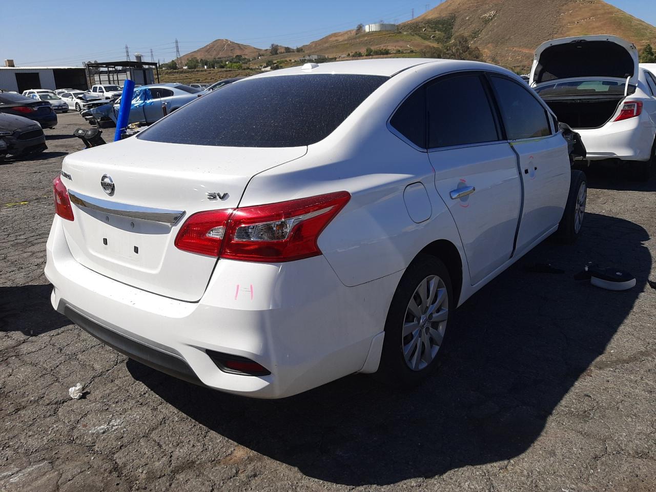 Photo 4 from auction – 2017 NISSAN SENTRA S with VIN 3N1AB7AP2HY239234