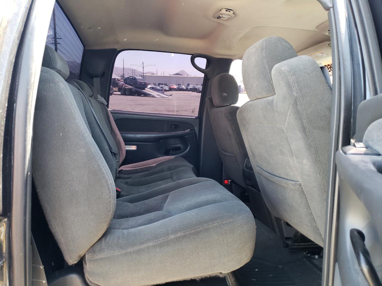 Photo 6 from auction – 2003 CHEVROLET SILVERADO with VIN 1GCGC13U53F193743