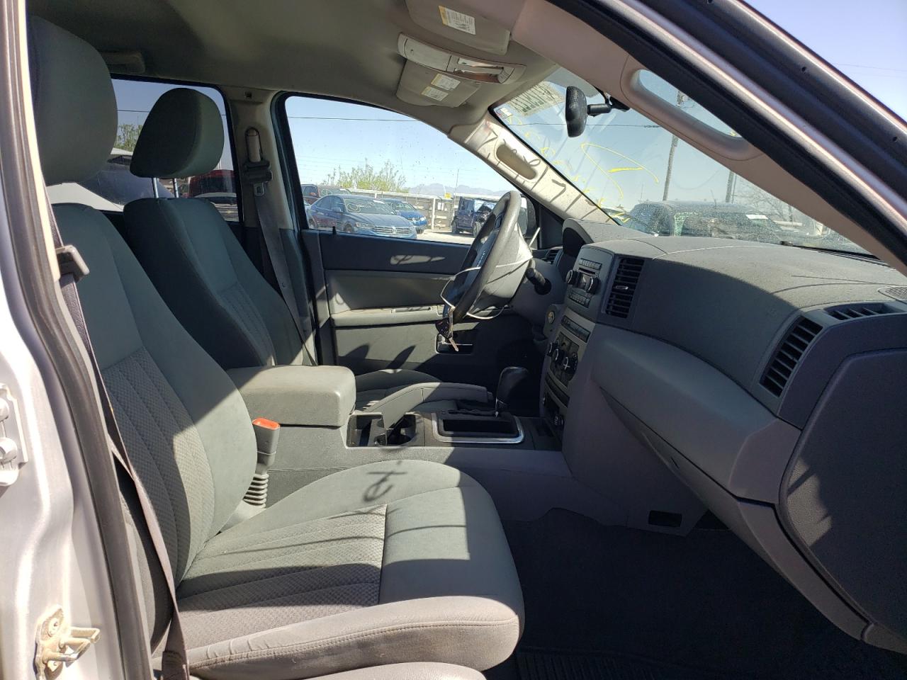 Photo 5 from auction – 2005 JEEP GRAND CHER with VIN 1J4GR48K25C513946