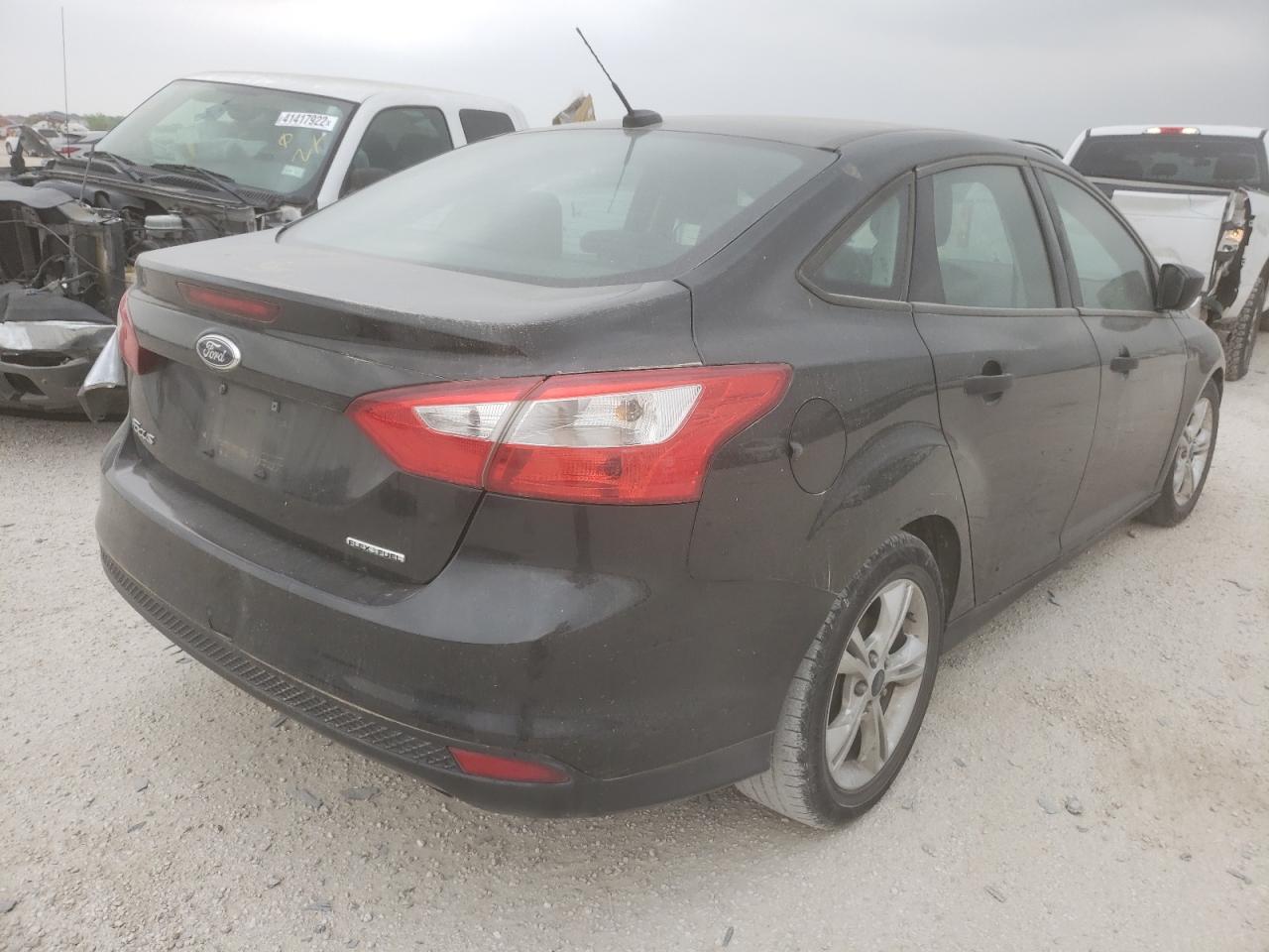 Photo 4 from auction – 2014 FORD FOCUS S with VIN 1FADP3E23EL348735