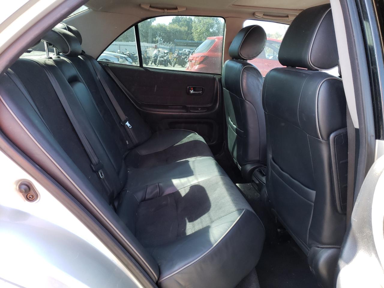 Photo 6 from auction – 2003 LEXUS IS 300 with VIN JTHBD192430077724
