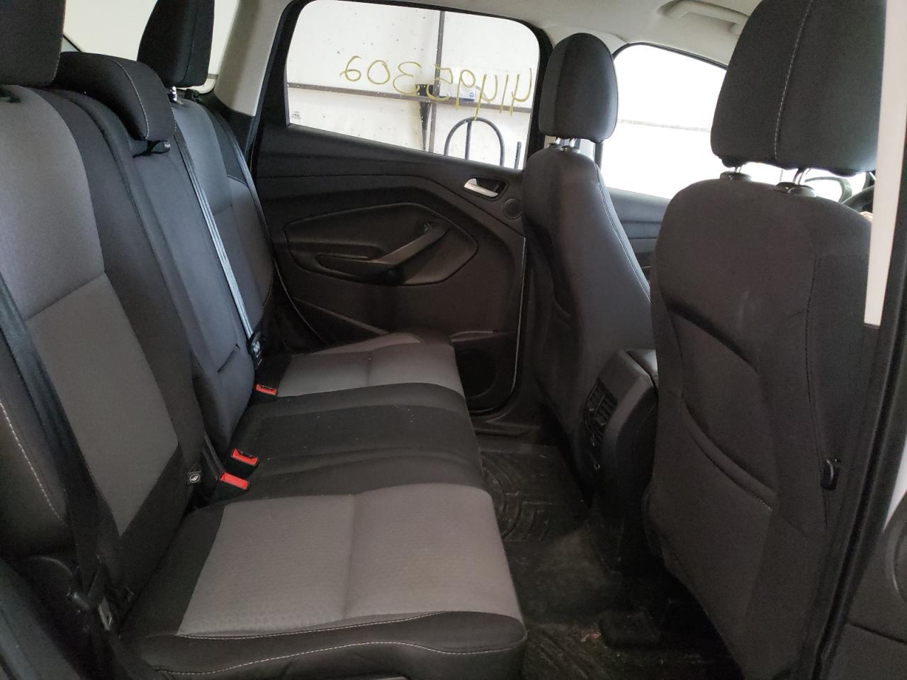 Photo 6 from auction – 2017 FORD ESCAPE SE with VIN 1FMCU0GDXHUE70904