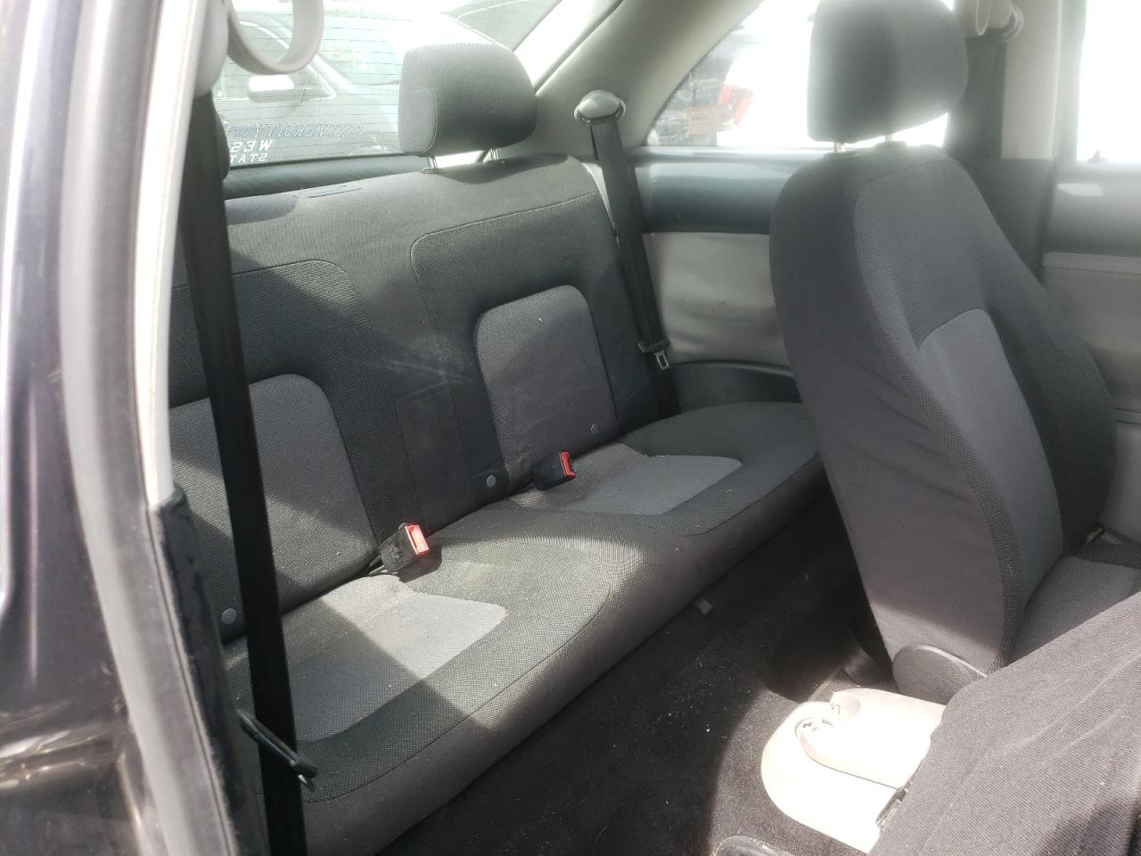 Photo 6 from auction – 2005 VOLKSWAGEN NEW BEETLE with VIN 3VWBK31C35M406417