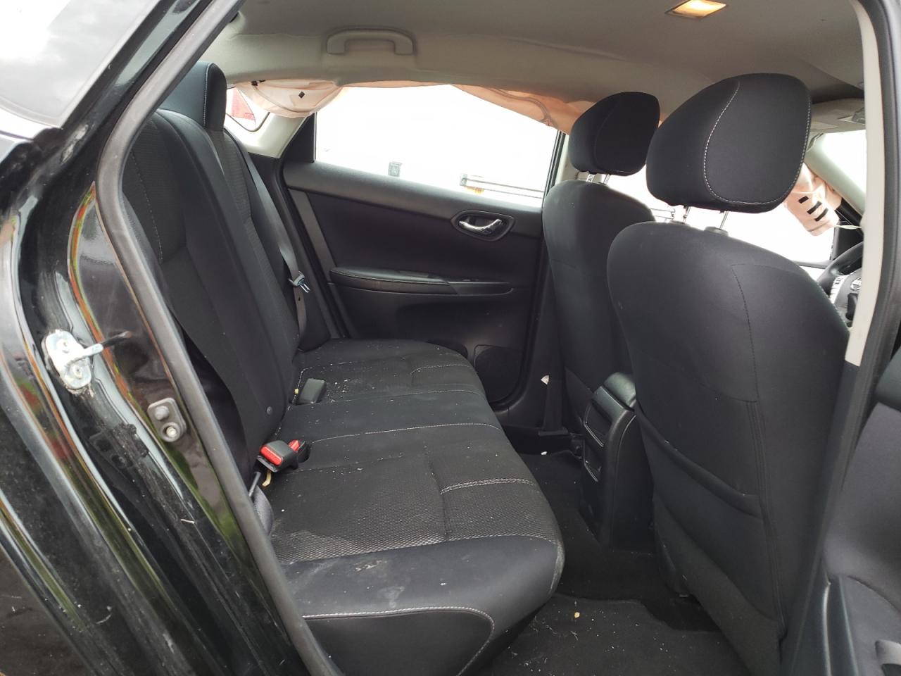 Photo 6 from auction – 2016 NISSAN SENTRA S with VIN 3N1AB7AP1GY255682