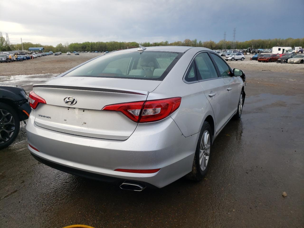 Photo 4 from auction – 2016 HYUNDAI SONATA SE with VIN 5NPE24AF0GH297827