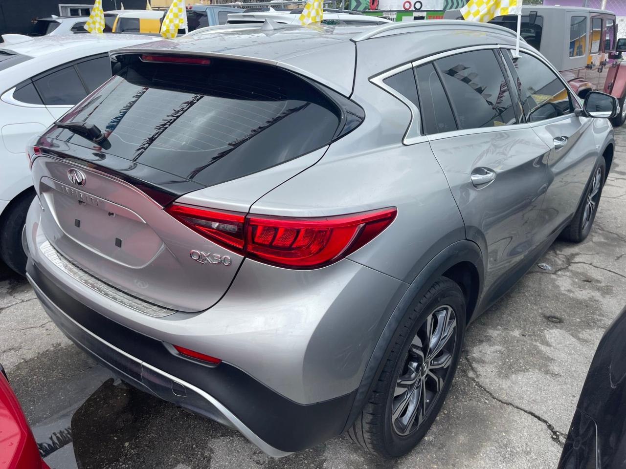 Photo 4 from auction – 2017 INFINITI QX30 BASE with VIN SJKCH5CR8HA024496