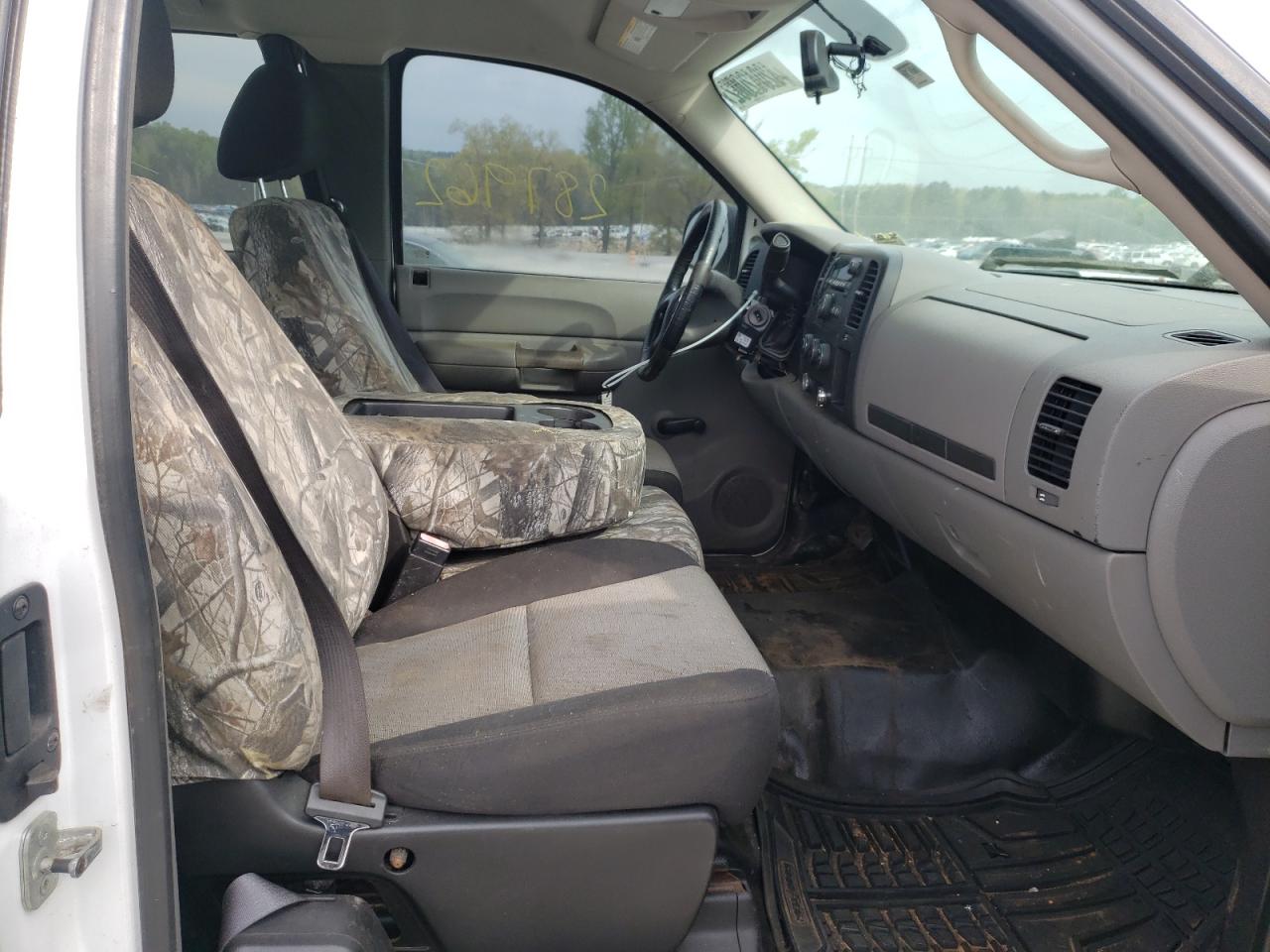 Photo 5 from auction – 2008 CHEVROLET SILVERADO with VIN 1GCEC19XX8Z111942