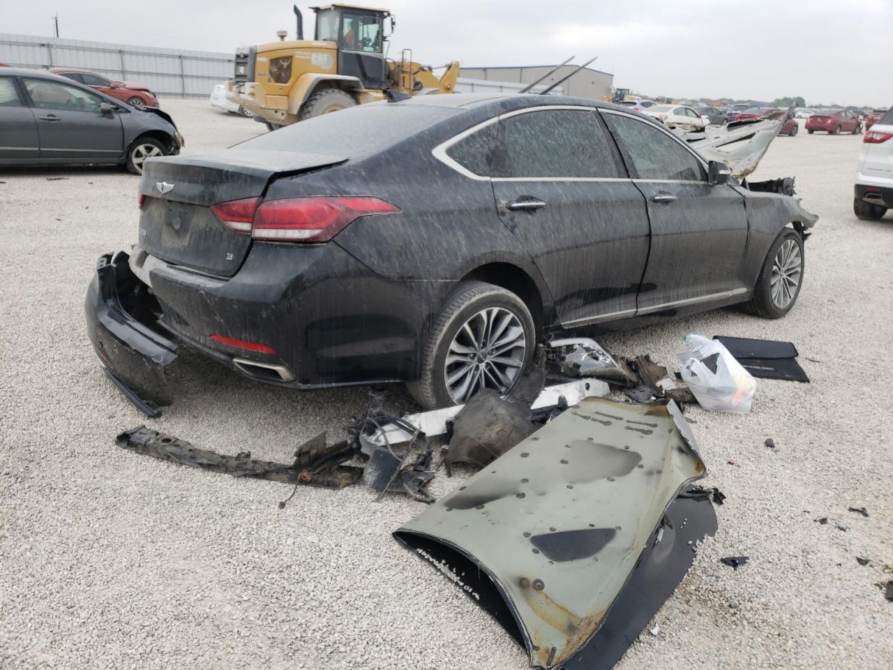 Photo 4 from auction – 2016 HYUNDAI GENESIS 3. with VIN KMHGN4JE5GU110591