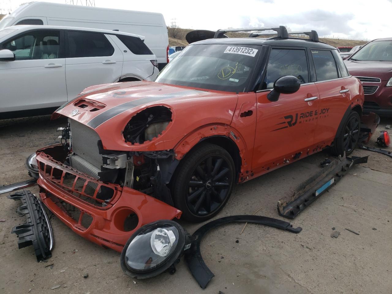Photo 2 from auction – 2019 MINI COOPER S with VIN WMWXU3C59K2F51983
