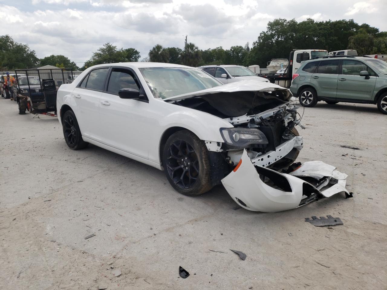 CHRYSLER 300 TOURIN 2019 with VIN 2C3CCAAG3KH745947 - Photo from auction