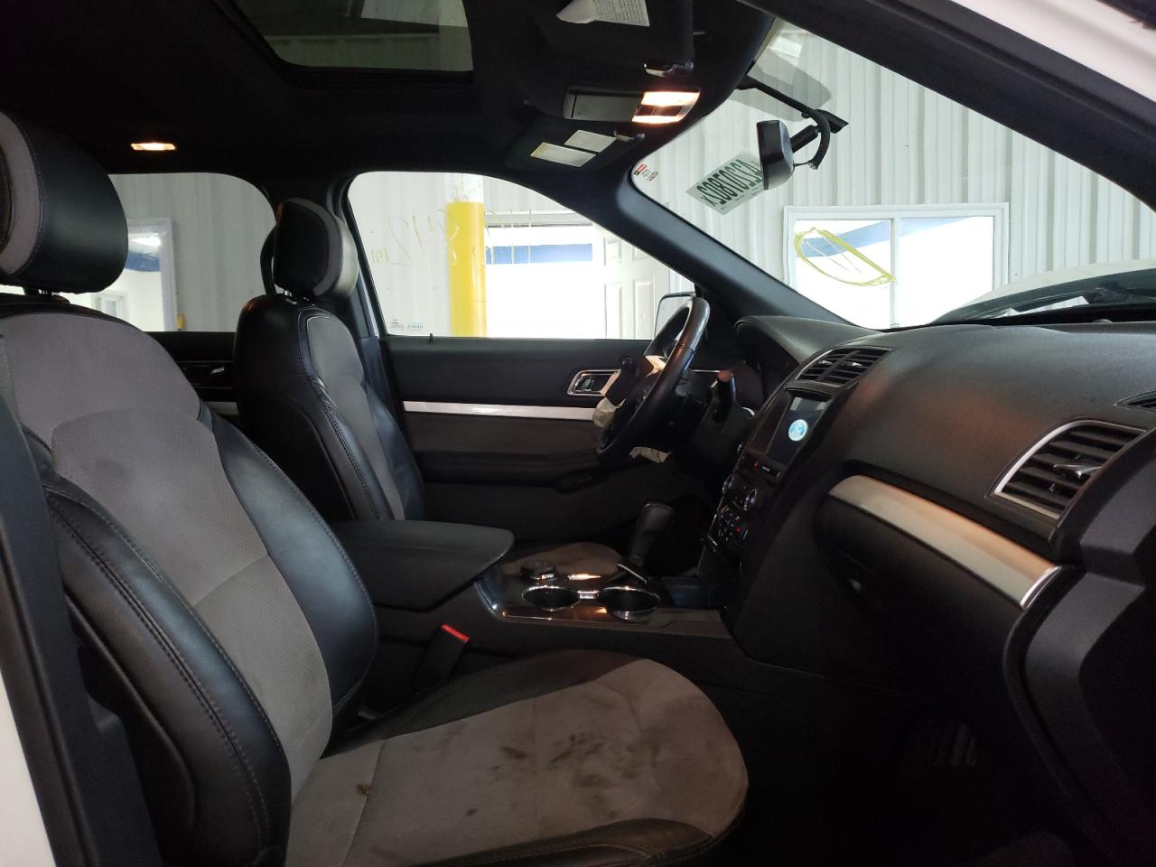 Photo 5 from auction – 2017 FORD EXPLORER X with VIN 1FM5K8D8XHGD84236
