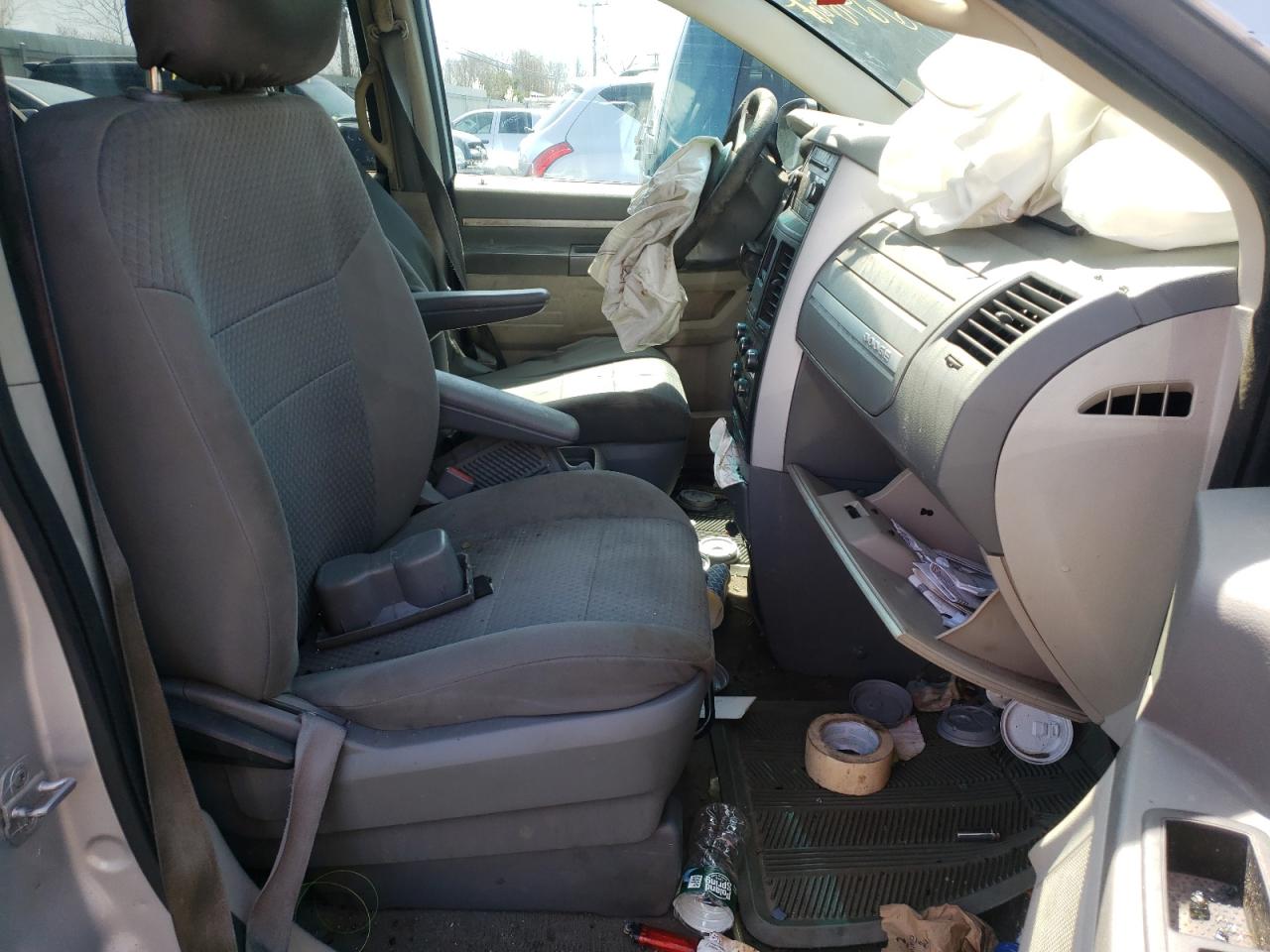 Photo 5 from auction – 2010 DODGE GRAND CARA with VIN 2D4RN4DE0AR335047