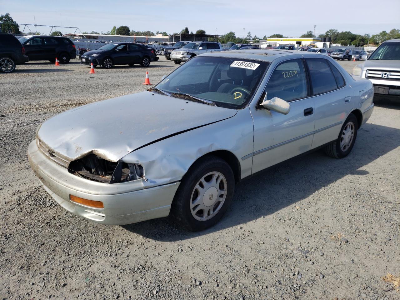 Photo 2 from auction – 1996 TOYOTA CAMRY with VIN 4T1BF12K0TU126069