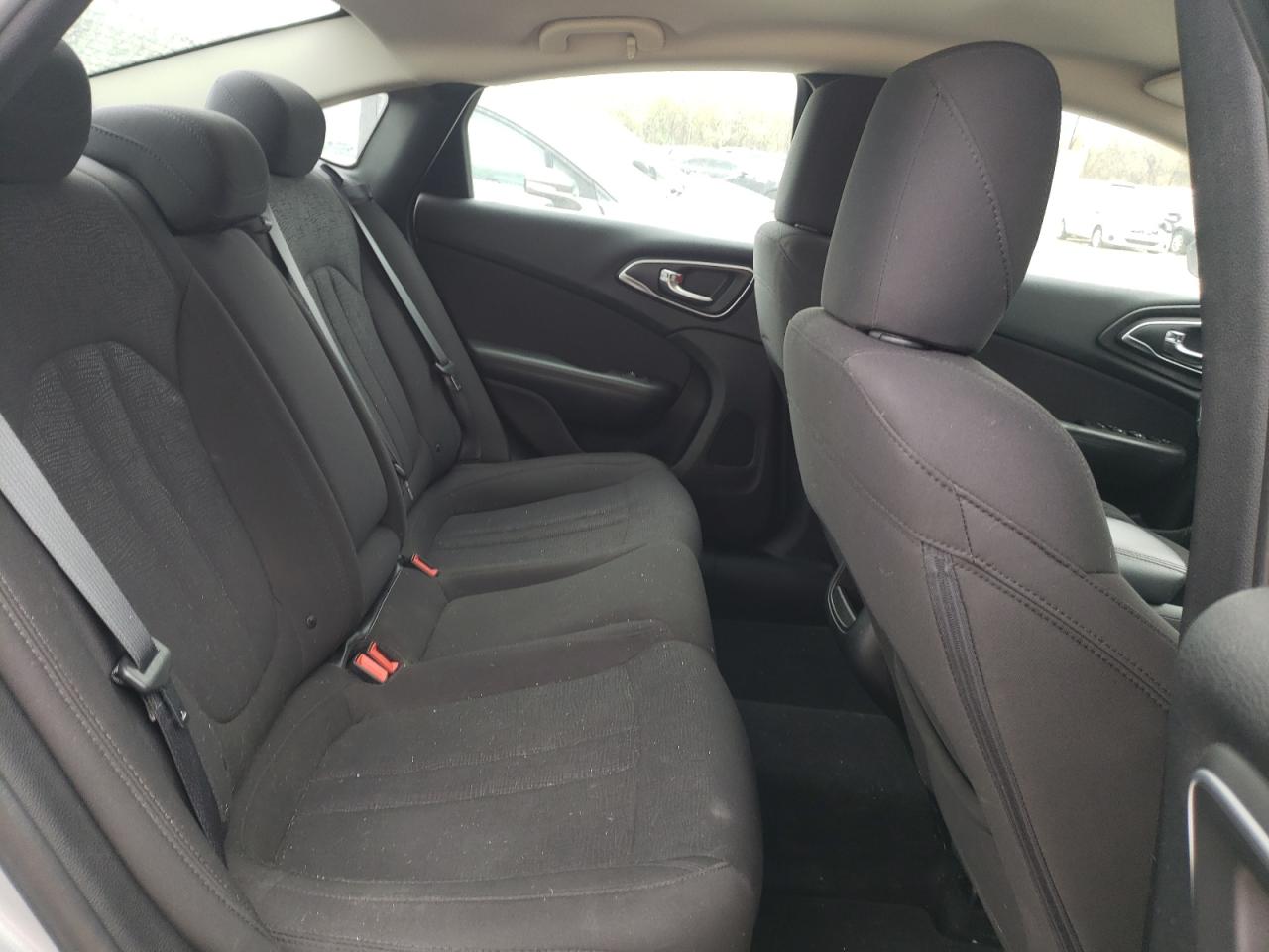 Photo 6 from auction – 2015 CHRYSLER 200 LIMITE with VIN 1C3CCCAB6FN503845