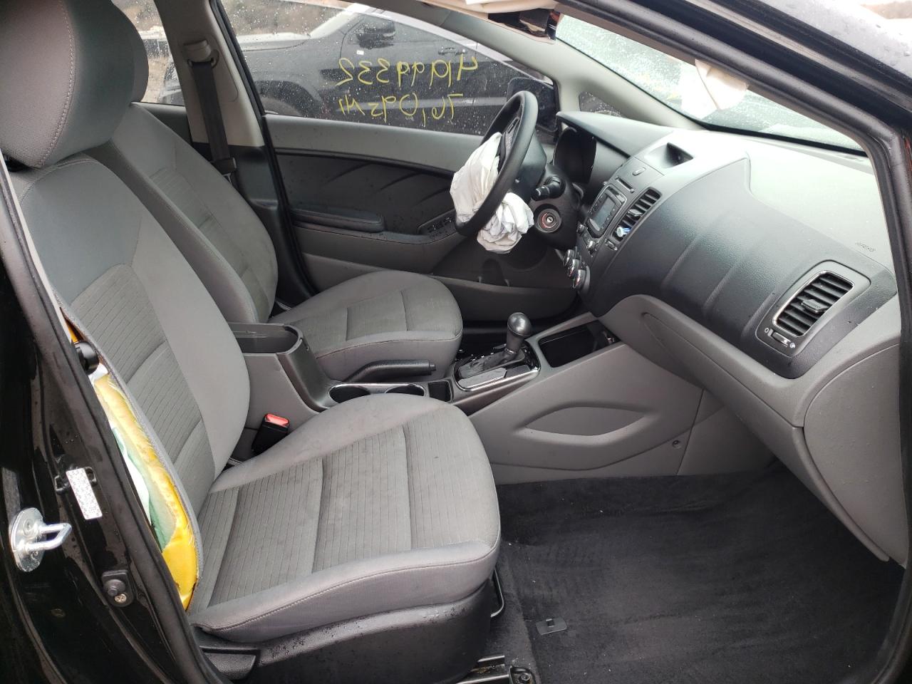Photo 5 from auction – 2017 KIA FORTE LX with VIN 3KPFL4A79HE021453