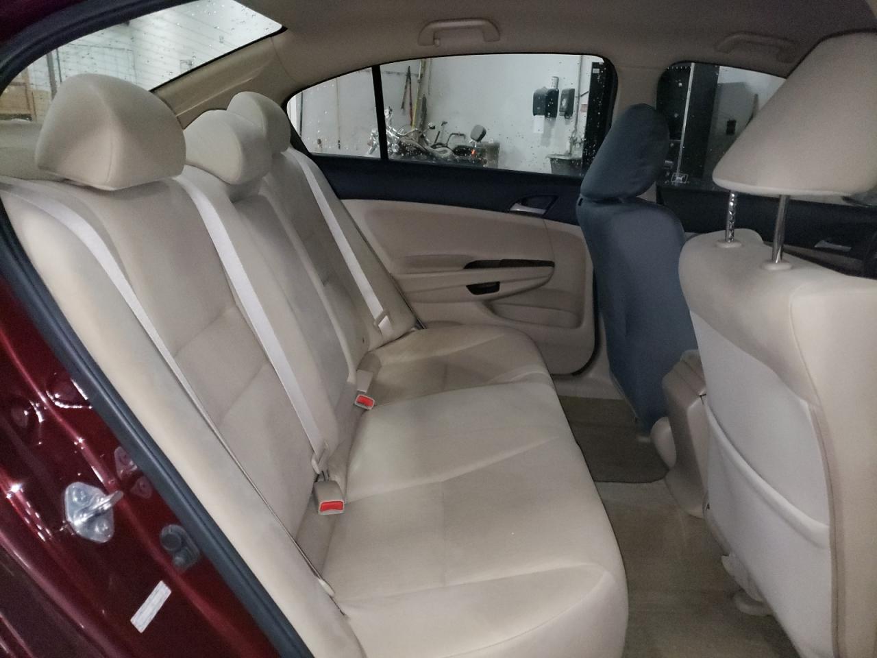 Photo 6 from auction – 2011 HONDA ACCORD LX with VIN 1HGCP2F32BA098002