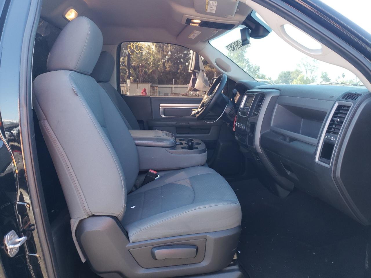Photo 5 from auction – 2013 RAM 1500 ST with VIN 3C6JR6AT9DG585241