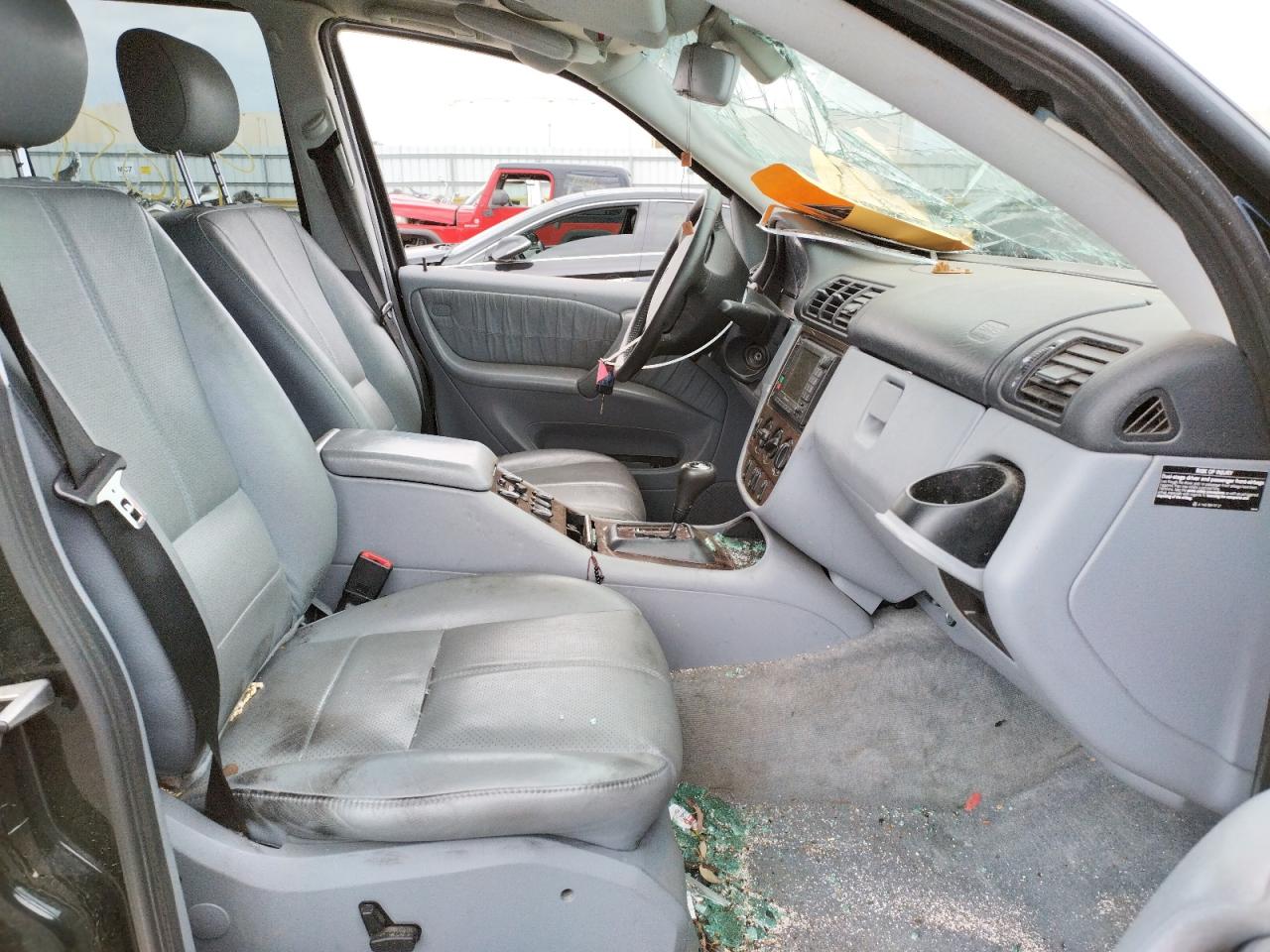 Photo 5 from auction – 2001 MERCEDES-BENZ ML 320 with VIN 4JGAB54E01A289115