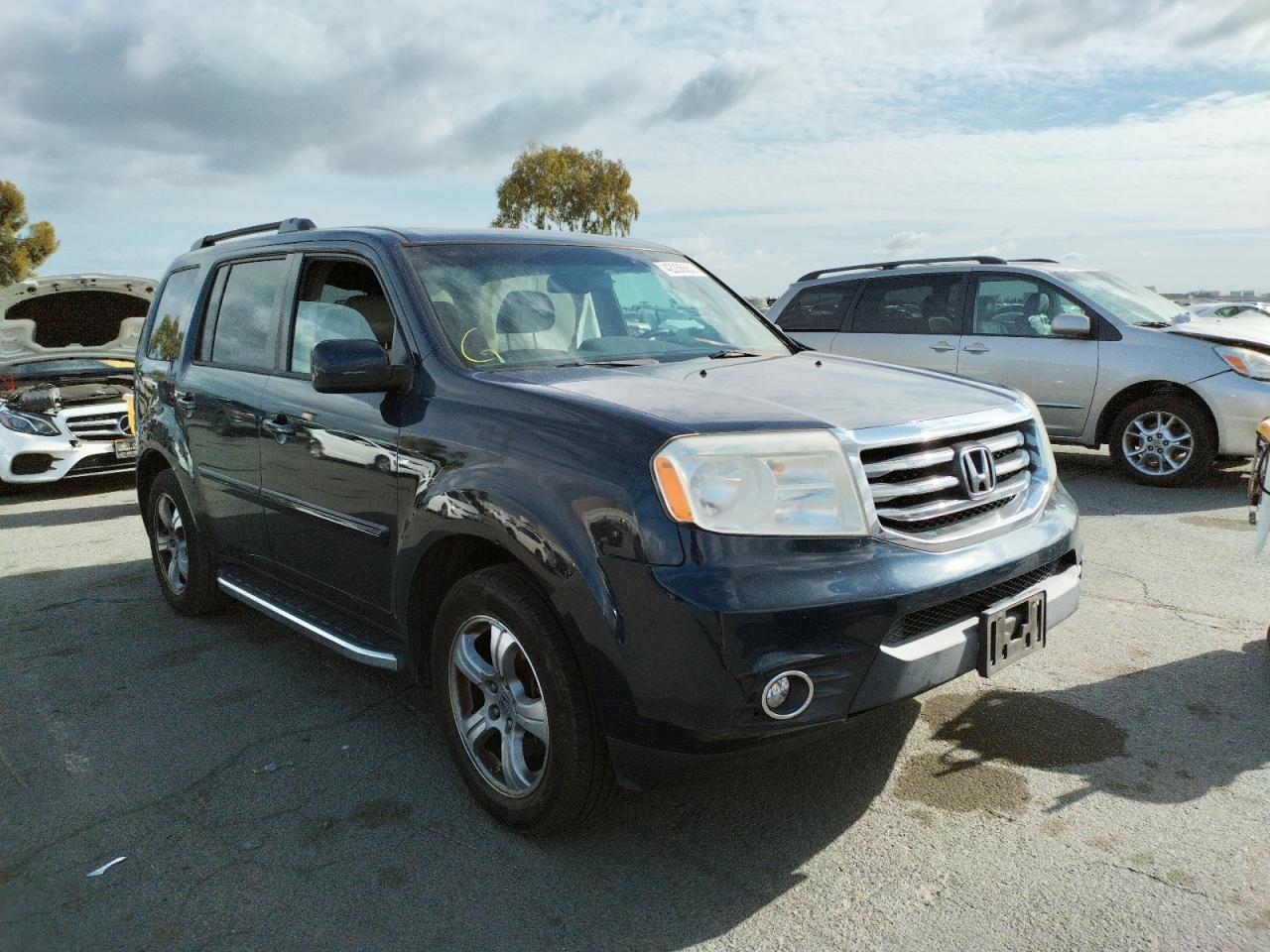 HONDA PILOT EXLN 2012 with VIN 5FNYF3H73CB029020 - Photo from auction