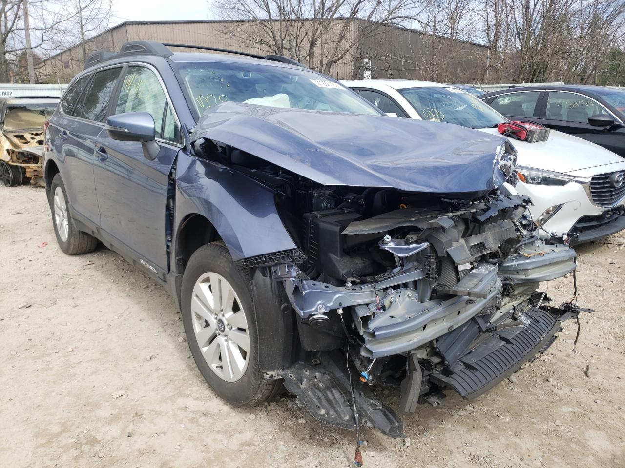 SUBARU OUTBACK 2. 2018 with VIN 4S4BSAFC9J3390960 - Photo from auction