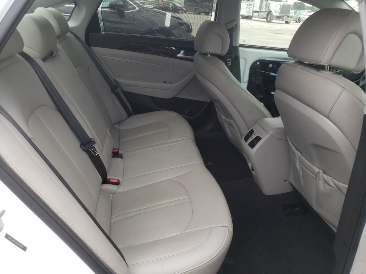 Photo 6 from auction – 2015 HYUNDAI SONATA SPO with VIN 5NPE34AF4FH167657