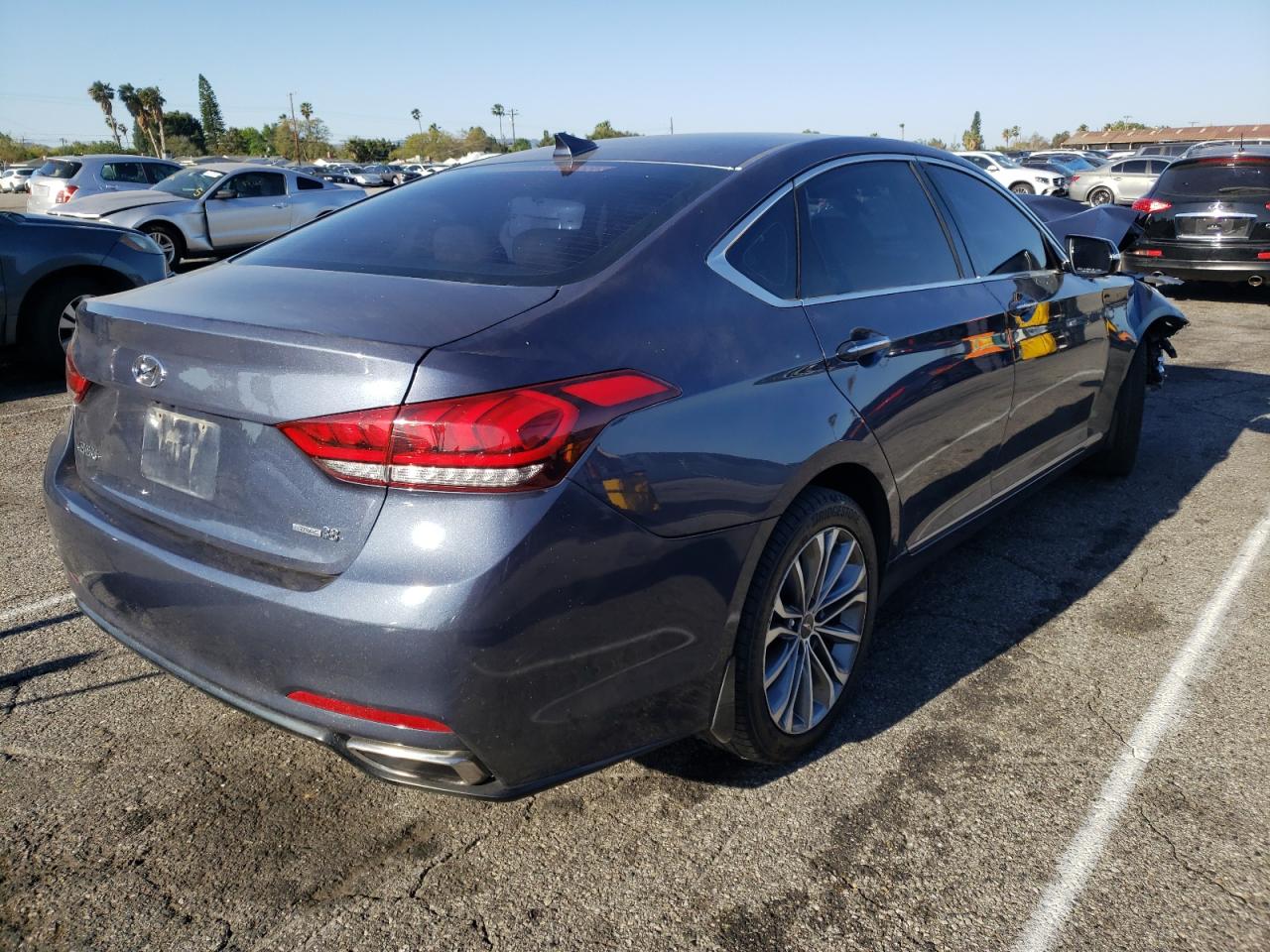 Photo 4 from auction – 2016 HYUNDAI GENESIS 3. with VIN KMHGN4JE7GU120815