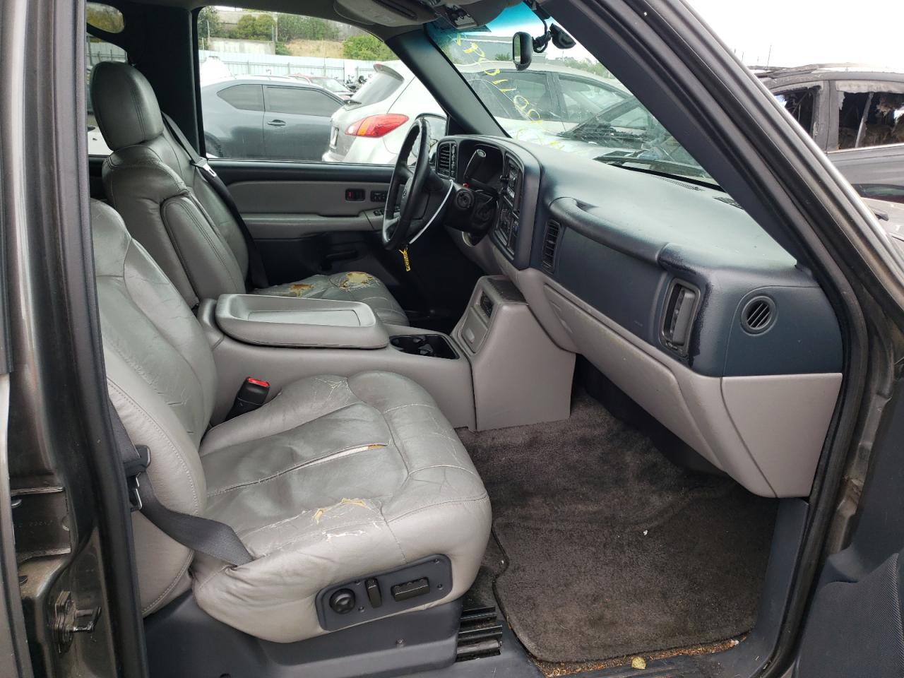 Photo 5 from auction – 2001 CHEVROLET SUBURBAN K with VIN 3GNFK16T01G156264