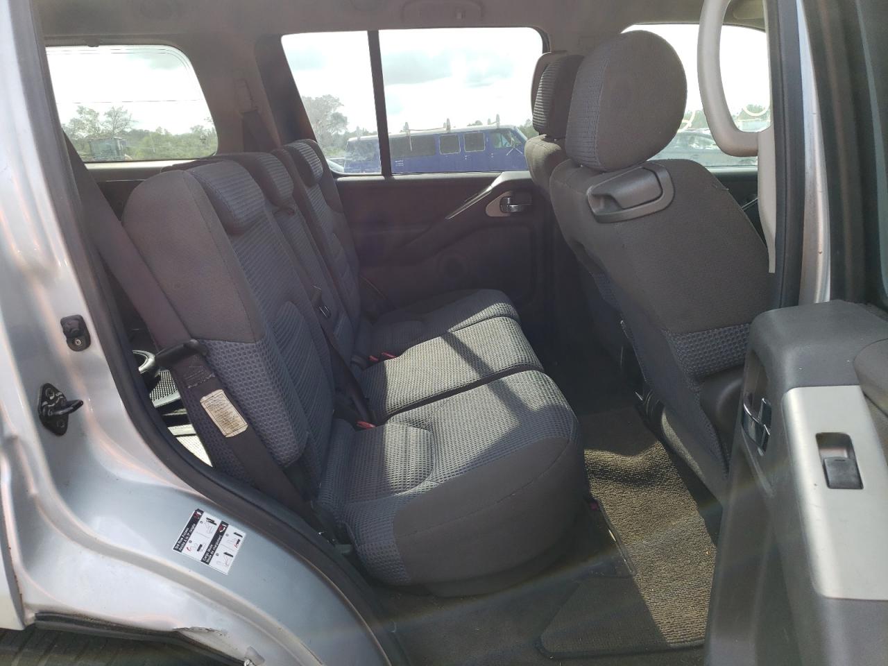 Photo 6 from auction – 2005 NISSAN PATHFINDER with VIN 5N1AR18U05C717779