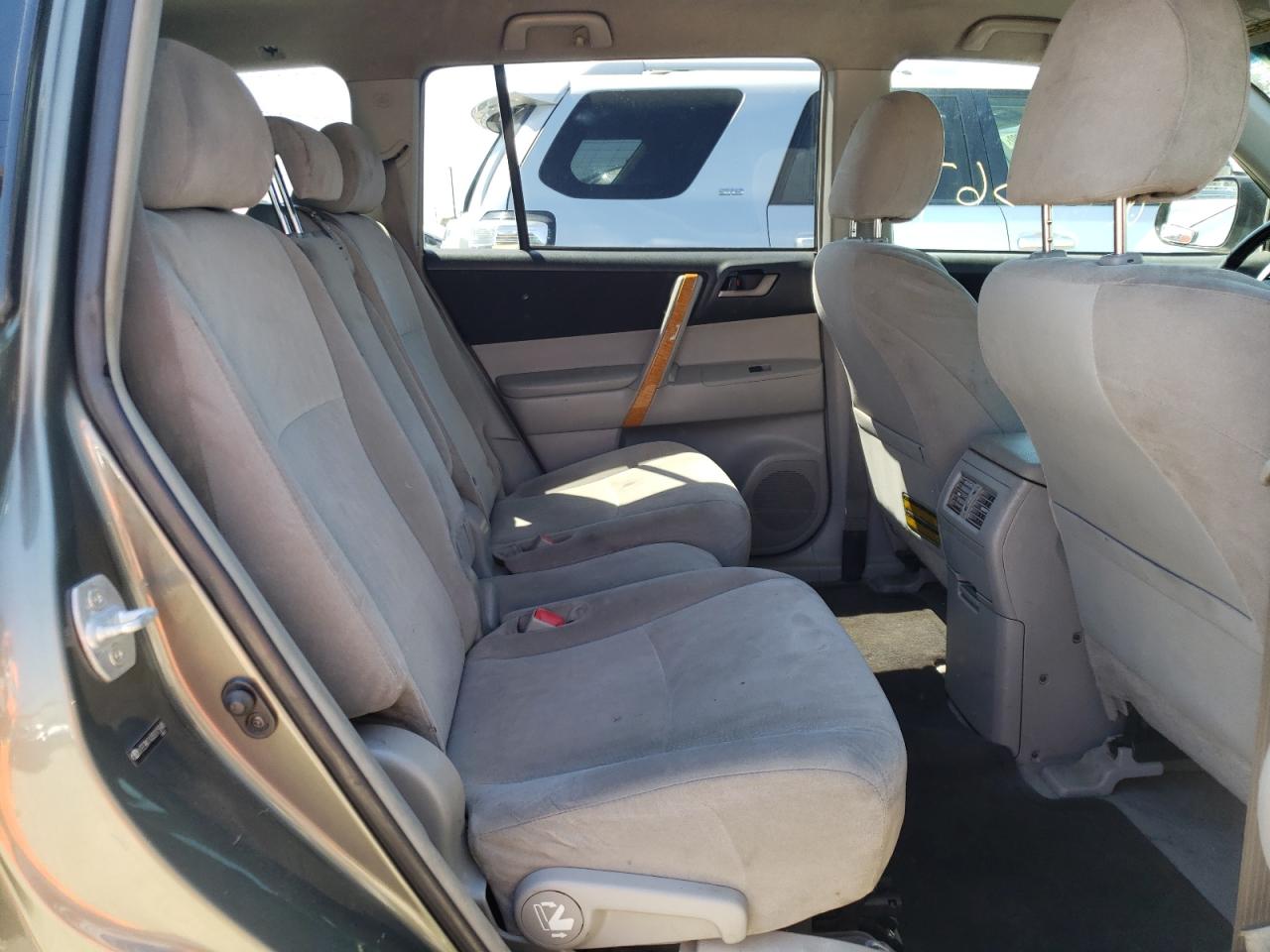Photo 6 from auction – 2008 TOYOTA HIGHLANDER with VIN JTEEW41A382015848