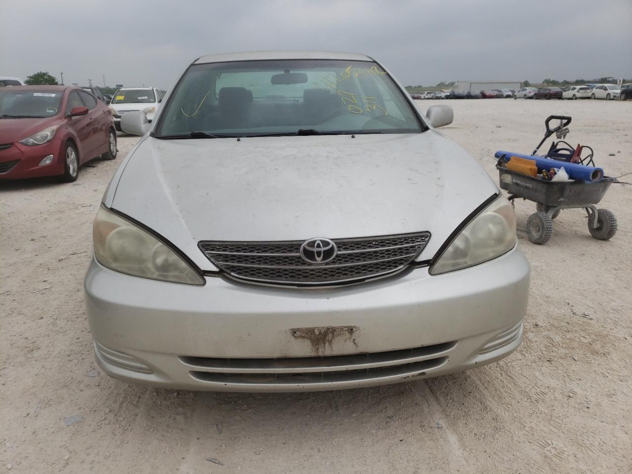 Photo 9 from auction – 2002 TOYOTA CAMRY LE with VIN 4T1BE32K52U027311