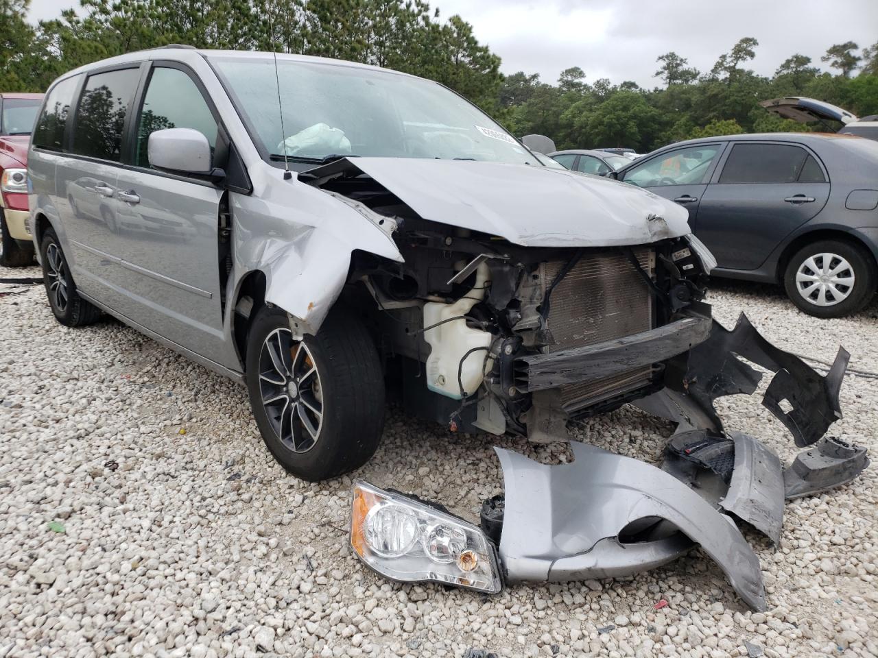 DODGE GRAND CARA 2017 with VIN 2C4RDGEG3HR769295 - Photo from auction