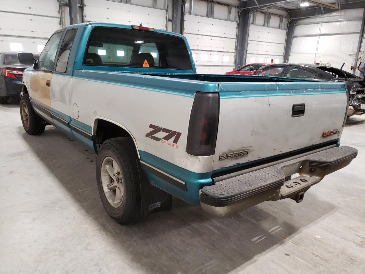 Photo 3 from auction – 1994 GMC SIERRA K15 with VIN 2GTEK19K2R1559237