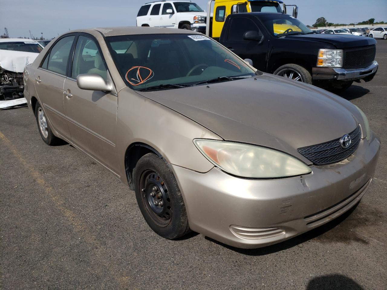 TOYOTA CAMRY LE 2002 with VIN 4T1BF30K22U026651 - Photo from auction