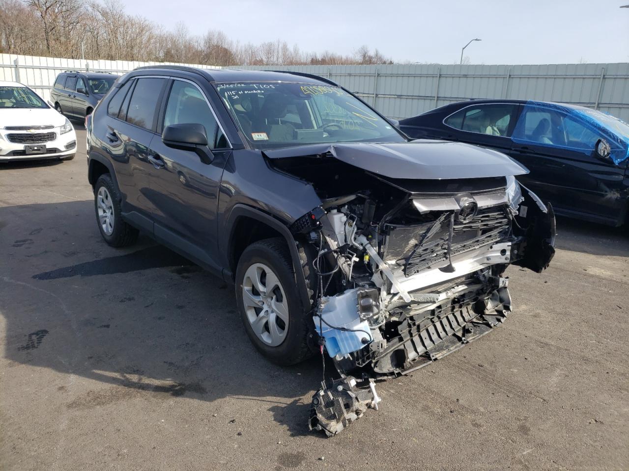 TOYOTA RAV4 LE 2019 with VIN 2T3F1RFV5KW053936 - Photo from auction
