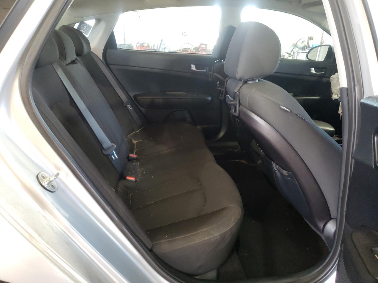 Photo 6 from auction – 2016 KIA OPTIMA LX with VIN 5XXGT4L38GG032769