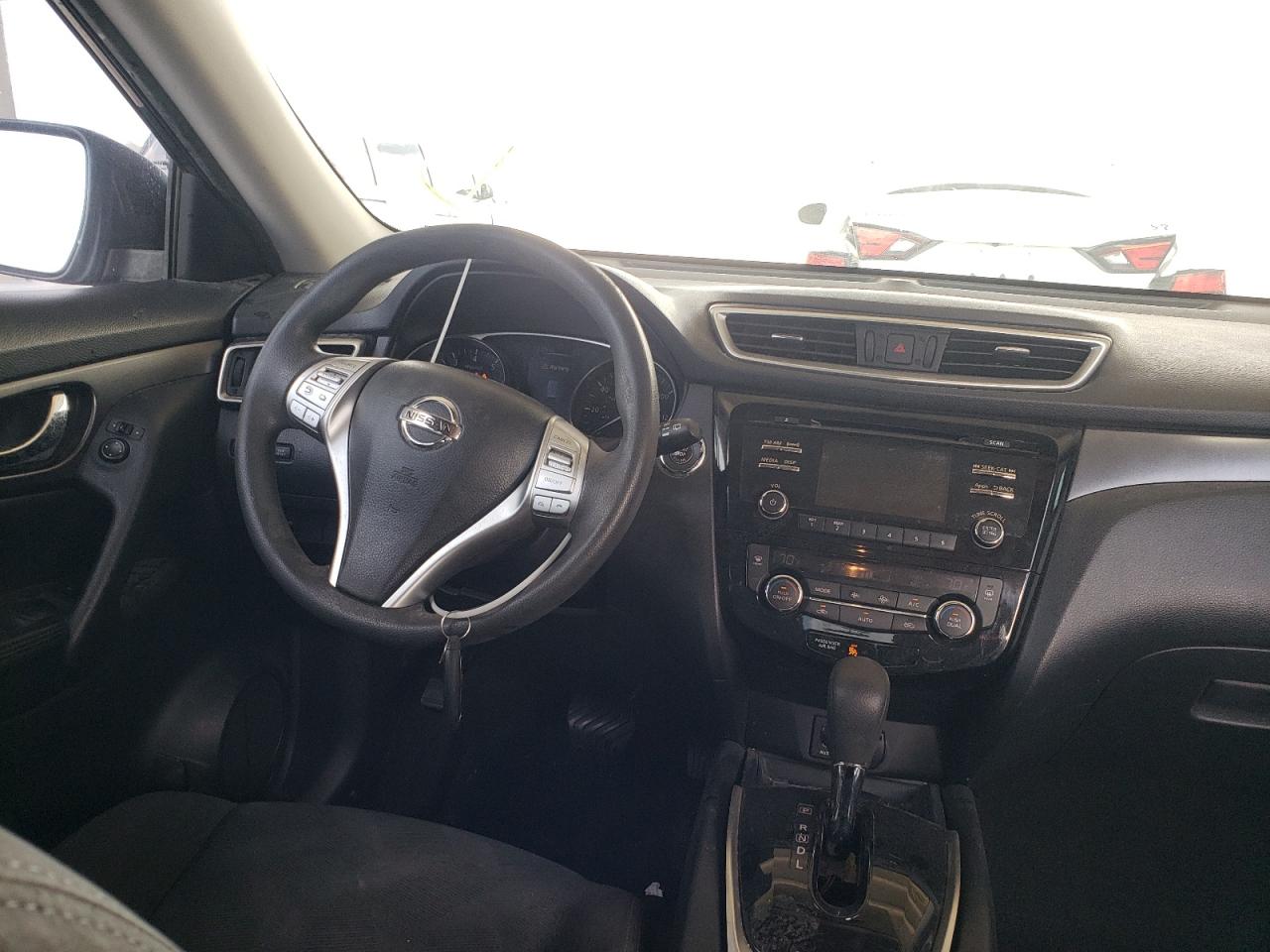 Photo 9 from auction – 2015 NISSAN ROGUE S with VIN KNMAT2MT5FP537717