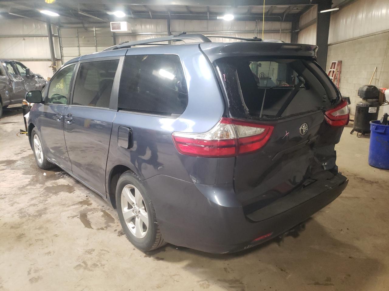 Photo 3 from auction – 2015 TOYOTA SIENNA LE with VIN 5TDKK3DC7FS618222